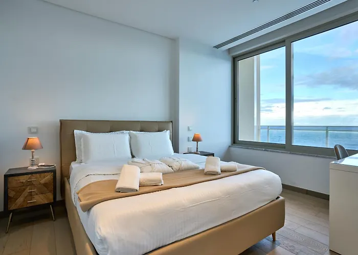 Apartamento Coastal One Bedroom Retreat With Direct Breathtaking Sea Views Sliema