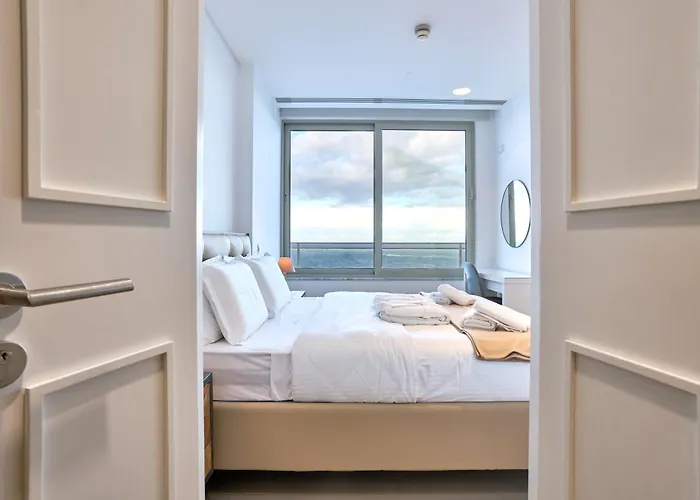 Apartamento Coastal One Bedroom Retreat With Direct Breathtaking Sea Views Sliema