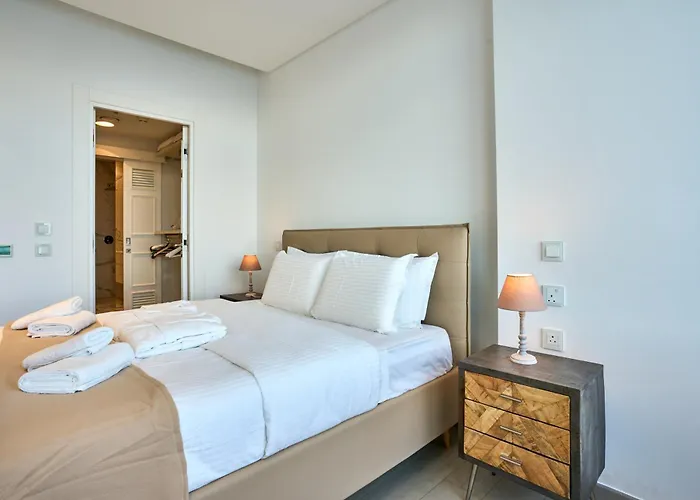 Coastal One Bedroom Retreat With Direct Breathtaking Sea Views Apartamento *