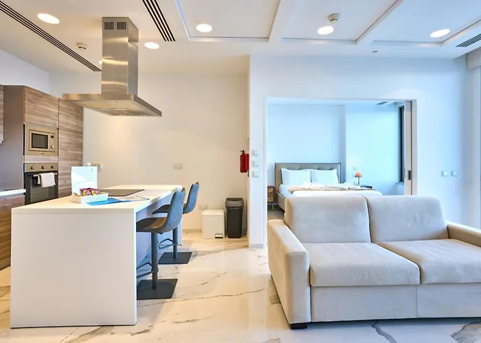 Coastal One Bedroom Retreat With Direct Breathtaking Sea Views Apartamento *