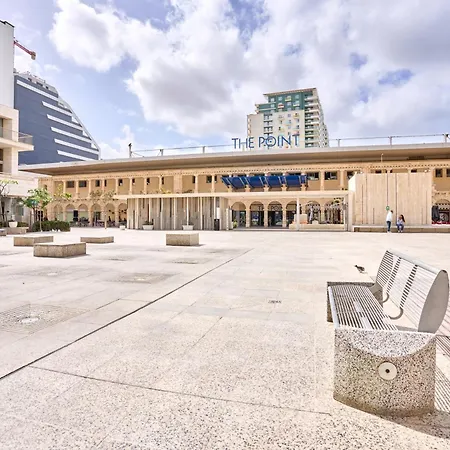 Apartment Coastal One Bedroom Retreat With Direct Breathtaking Sea Views *