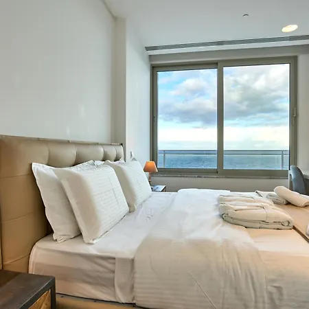 Coastal One Bedroom Retreat With Direct Breathtaking Sea Views Appartement Sliema