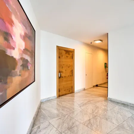 Coastal One Bedroom Retreat With Direct Breathtaking Sea Views