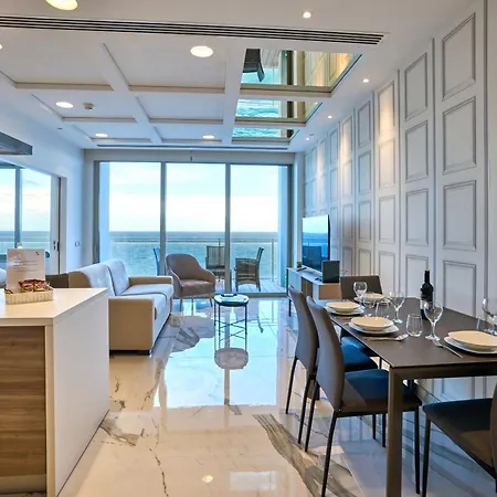 Coastal One-bedroom Retreat With Direct Sea Views