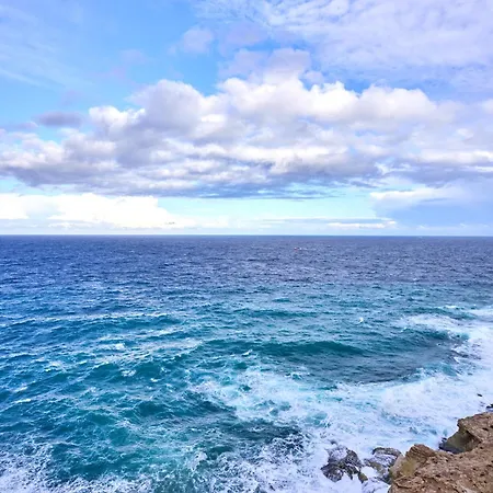 Coastal One-bedroom Retreat With Direct Sea Views Sliema