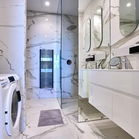 Coastal One Bedroom Retreat With Direct Breathtaking Sea Views Appartement Sliema